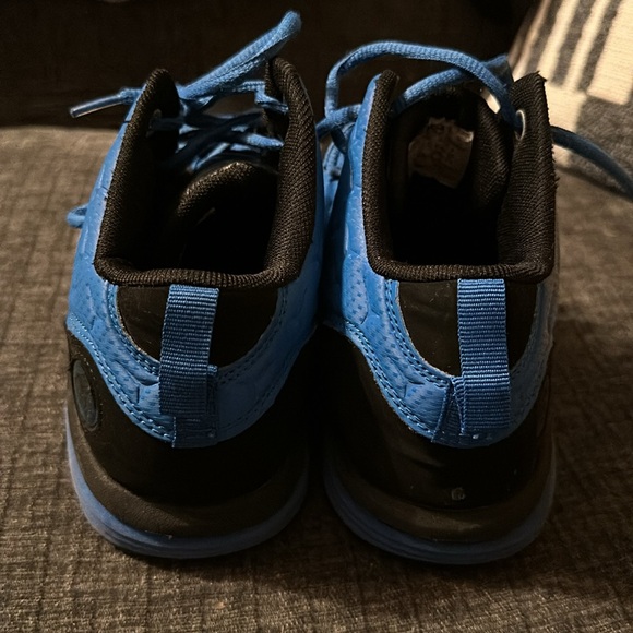 And1 boys basketball shoes, size 4, very goods used condition - Picture 2 of 4